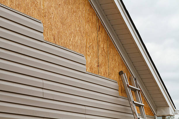 24/7 Emergency Storm Damage Siding Repair experts in Roanoke, IN